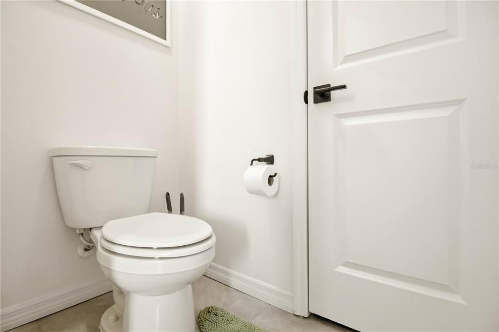 For Sale: $410,000 (3 beds, 2 baths, 1960 Square Feet)