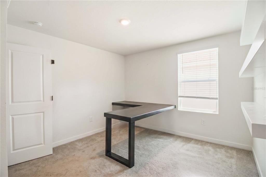 For Sale: $410,000 (3 beds, 2 baths, 1960 Square Feet)