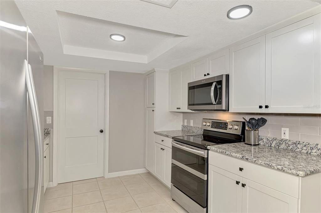 For Sale: $349,900 (2 beds, 2 baths, 1114 Square Feet)