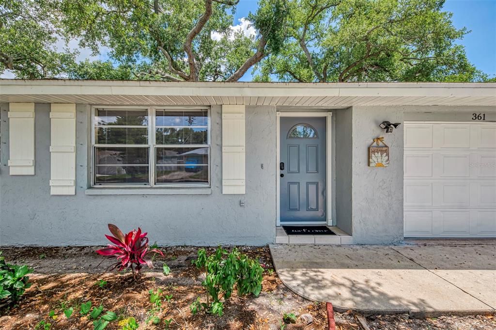 For Sale: $349,900 (2 beds, 2 baths, 1114 Square Feet)