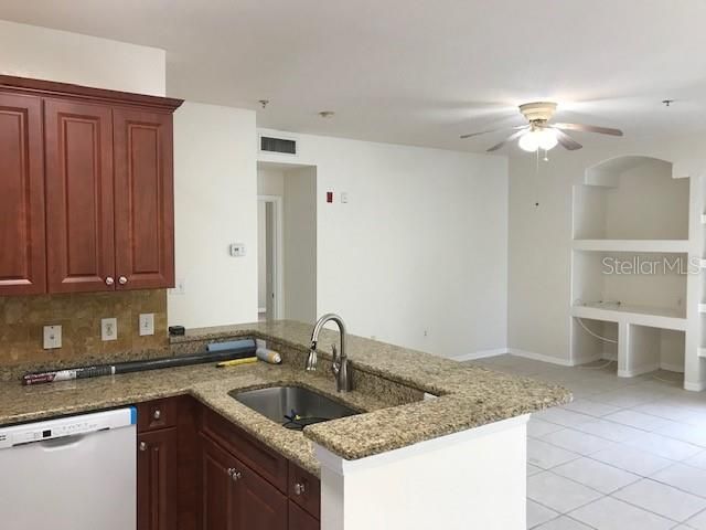 В аренду: $1,650 (2 спален, 2 ванн, 1113 Квадратных фут)