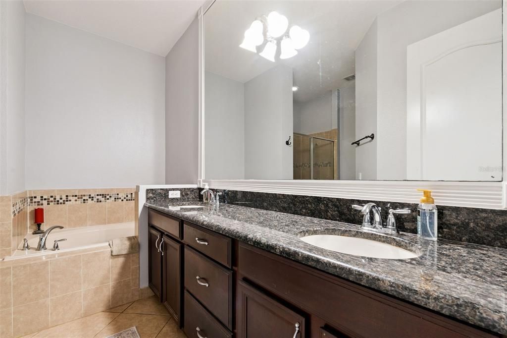 For Sale: $435,000 (3 beds, 2 baths, 1847 Square Feet)