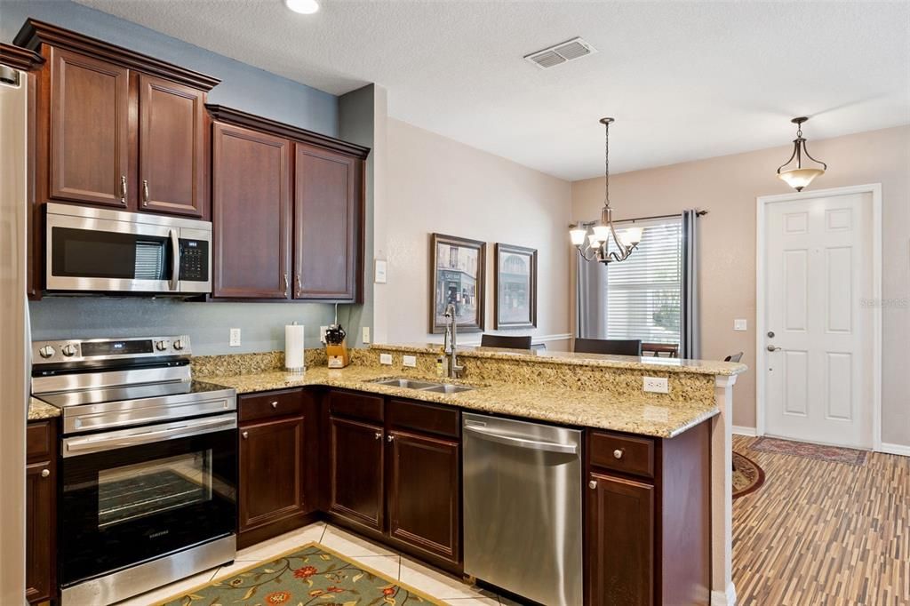For Sale: $435,000 (3 beds, 2 baths, 1847 Square Feet)