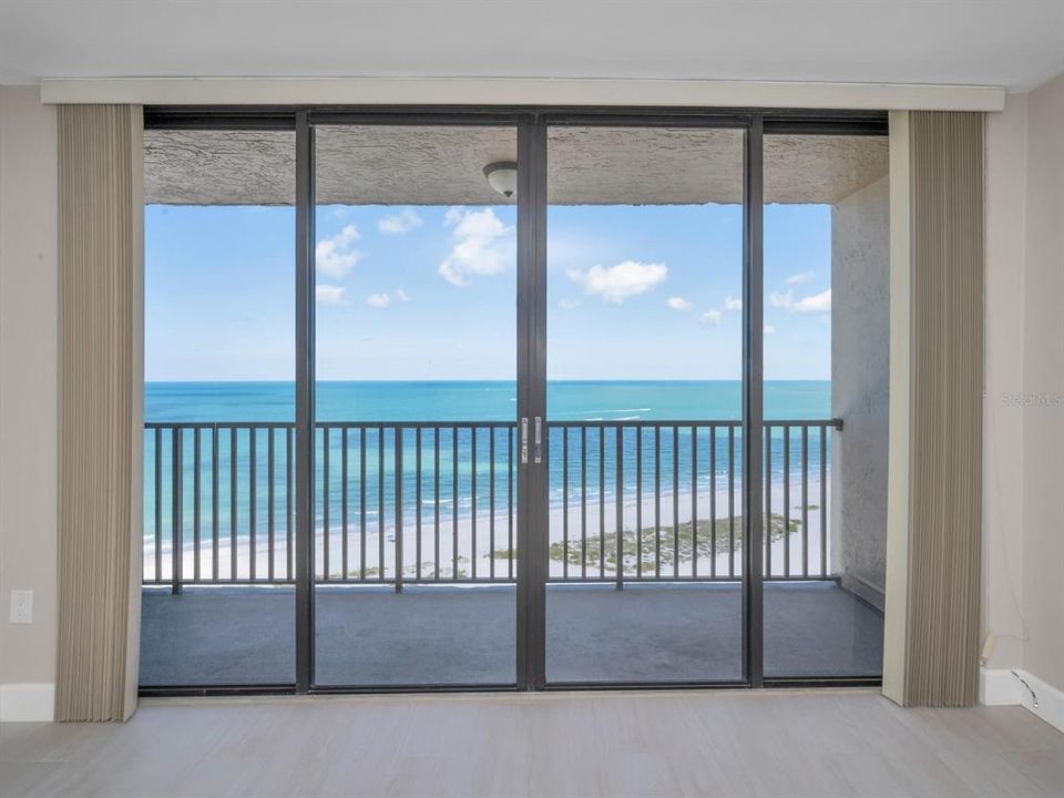 For Sale: $760,000 (2 beds, 2 baths, 1152 Square Feet)