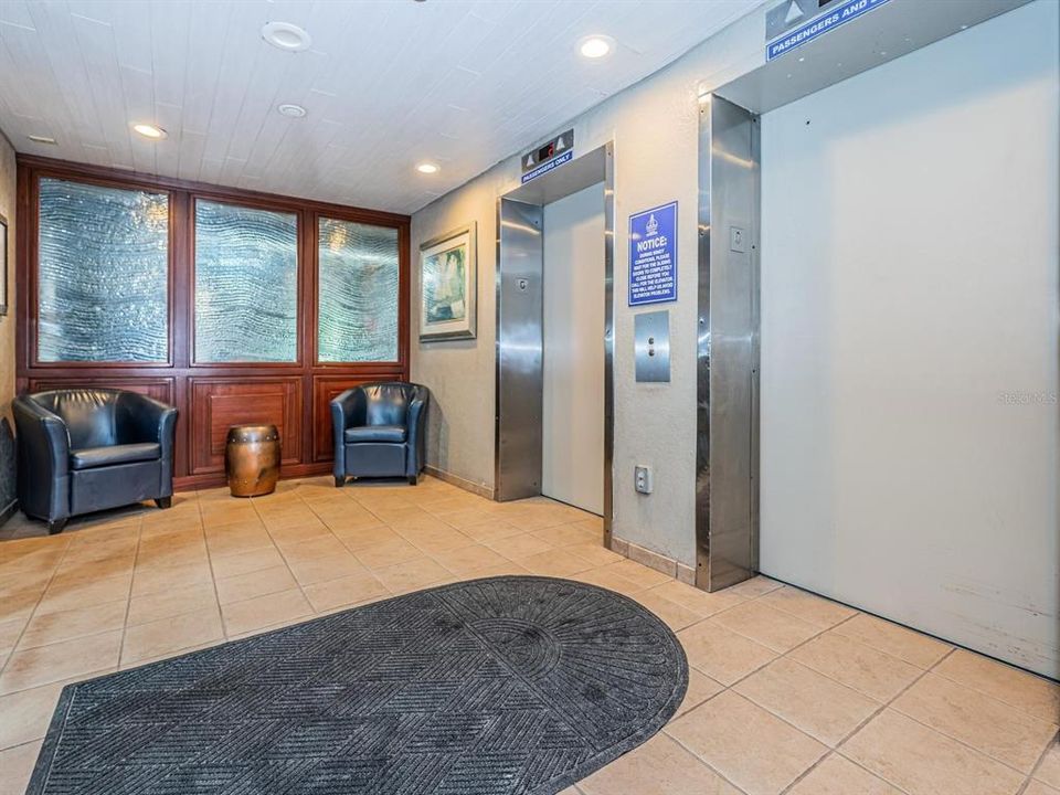 For Sale: $760,000 (2 beds, 2 baths, 1152 Square Feet)