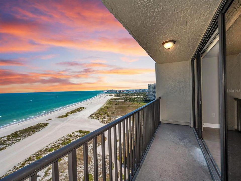 For Sale: $760,000 (2 beds, 2 baths, 1152 Square Feet)