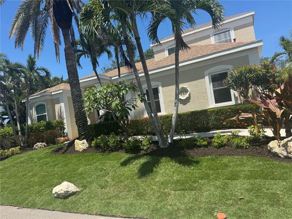 For Sale: $1,895,000 (4 beds, 3 baths, 2899 Square Feet)