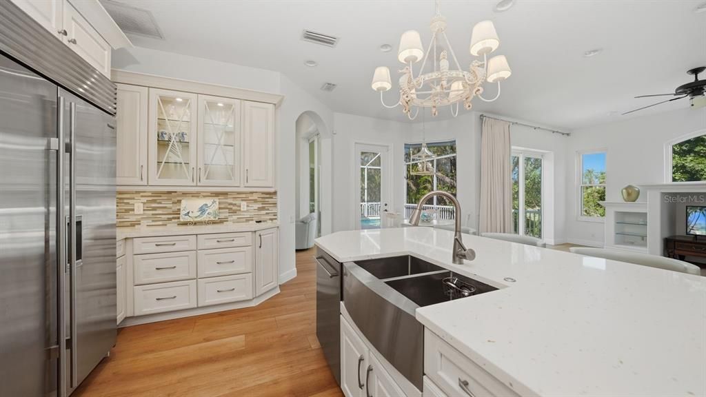 For Sale: $1,895,000 (4 beds, 3 baths, 2899 Square Feet)