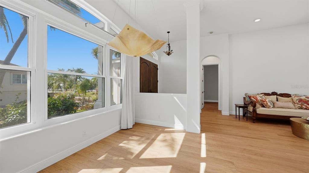 For Sale: $1,895,000 (4 beds, 3 baths, 2899 Square Feet)