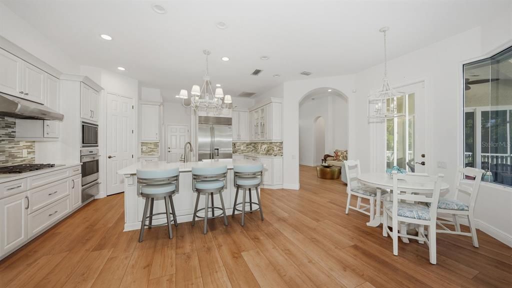 For Sale: $1,895,000 (4 beds, 3 baths, 2899 Square Feet)