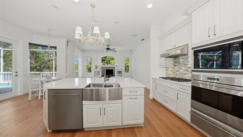 For Sale: $1,895,000 (4 beds, 3 baths, 2899 Square Feet)