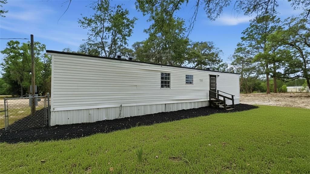 Active With Contract: $219,000 (3 beds, 2 baths, 1152 Square Feet)