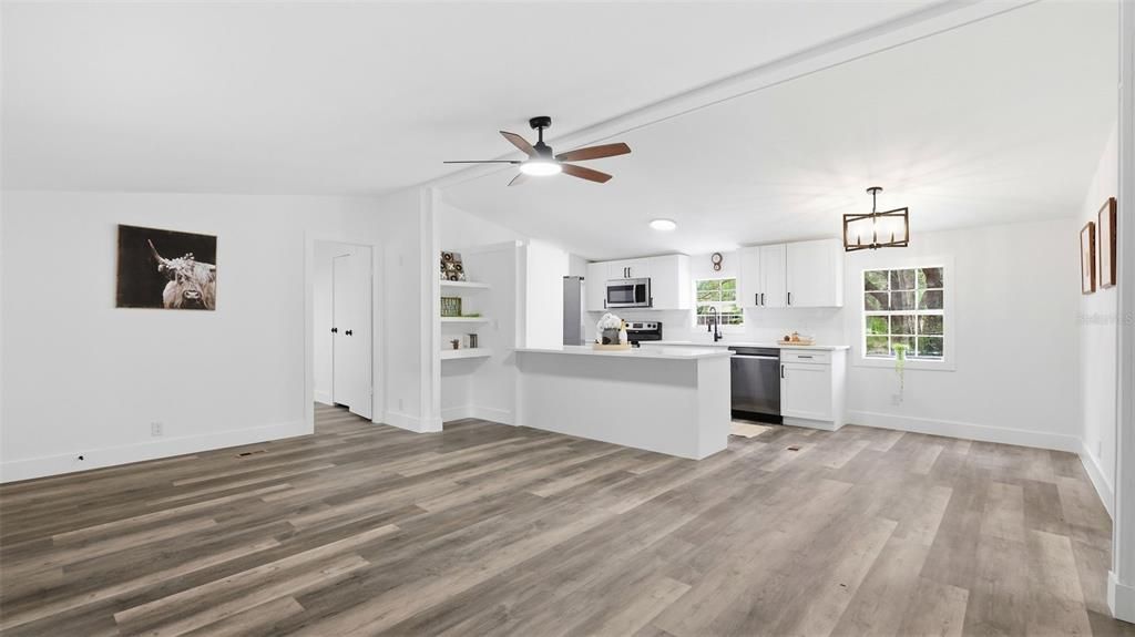 Active With Contract: $219,000 (3 beds, 2 baths, 1152 Square Feet)