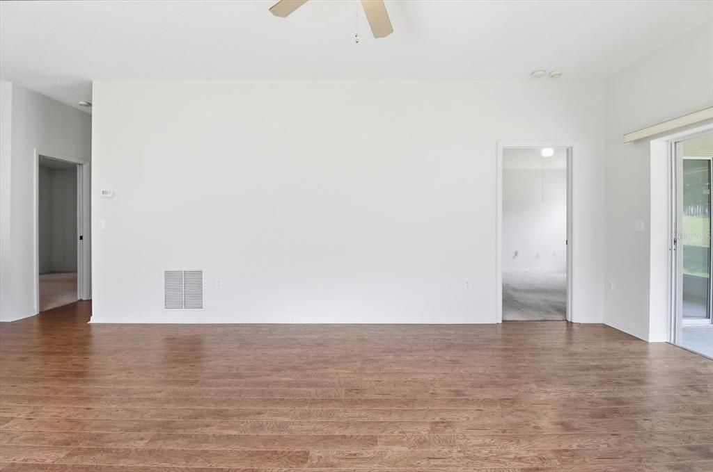 For Sale: $224,900 (2 beds, 2 baths, 1197 Square Feet)