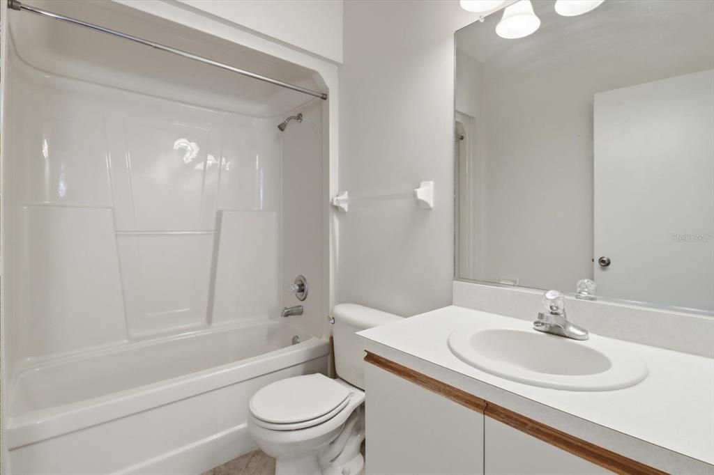 For Sale: $224,900 (2 beds, 2 baths, 1197 Square Feet)
