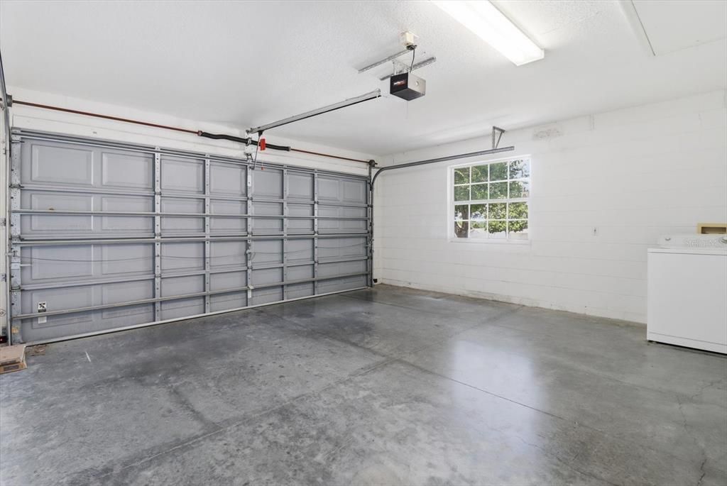 For Sale: $224,900 (2 beds, 2 baths, 1197 Square Feet)