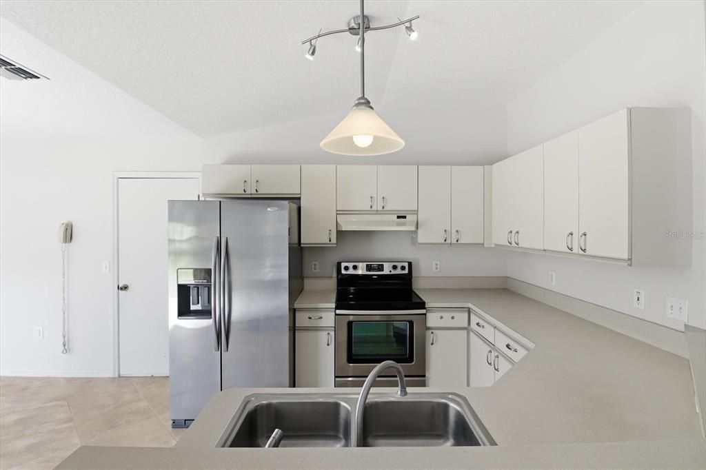 For Sale: $224,900 (2 beds, 2 baths, 1197 Square Feet)