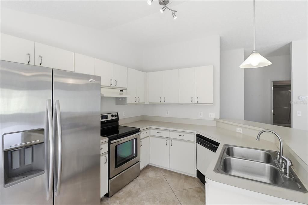 For Sale: $224,900 (2 beds, 2 baths, 1197 Square Feet)