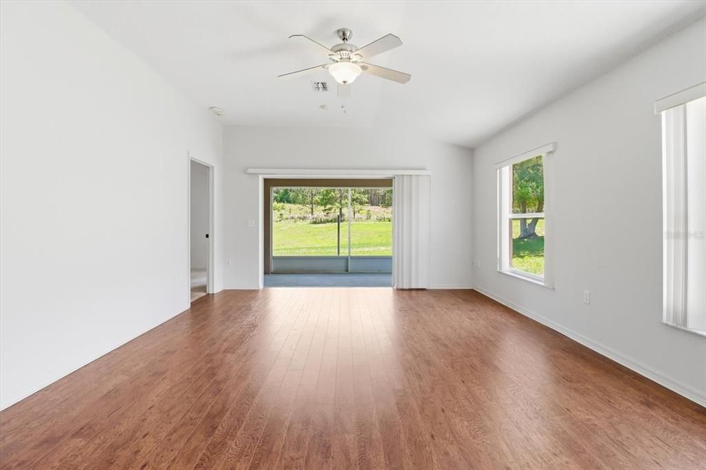 For Sale: $224,900 (2 beds, 2 baths, 1197 Square Feet)