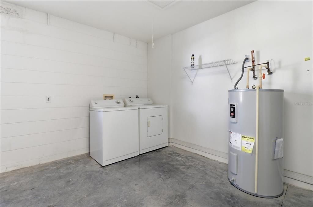 For Sale: $224,900 (2 beds, 2 baths, 1197 Square Feet)