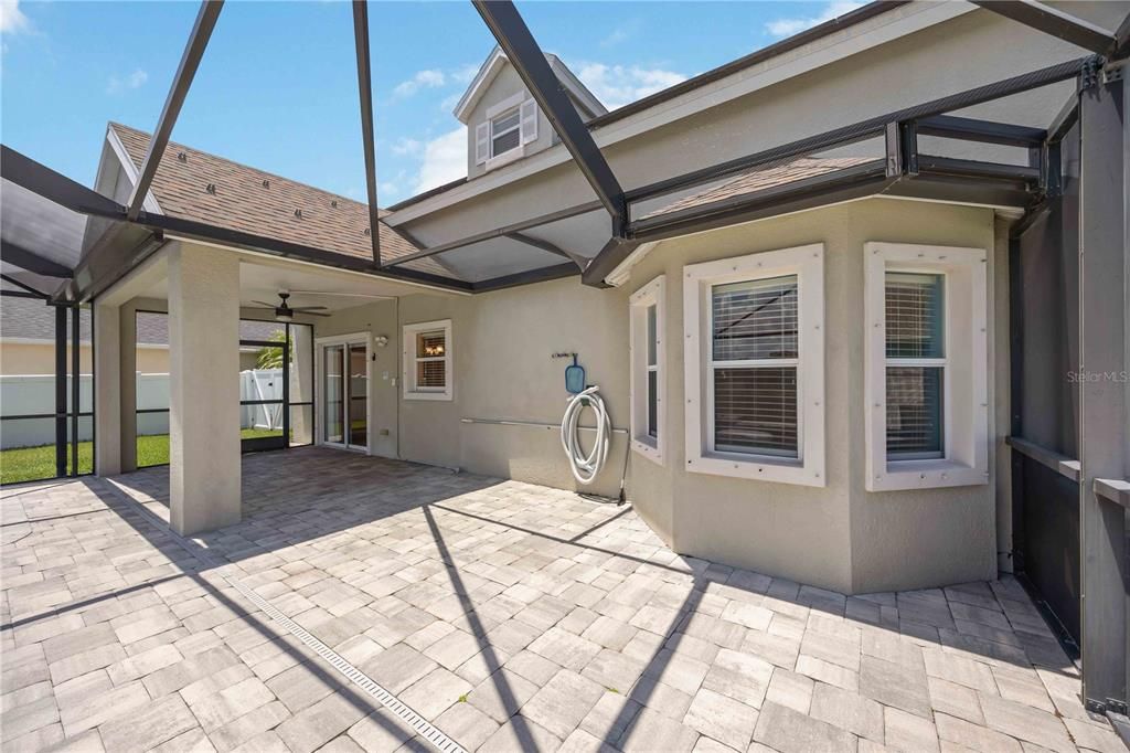 En Venta: $449,000 (4 camas, 2 baños, 2158 Pies cuadrados)