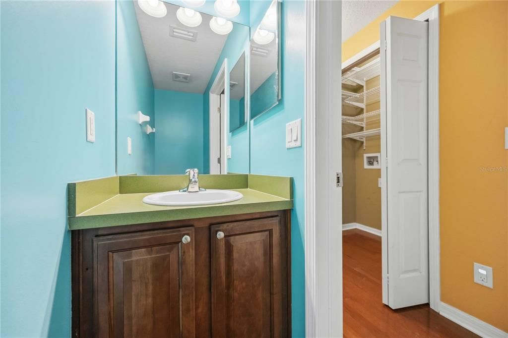 En Venta: $449,000 (4 camas, 2 baños, 2158 Pies cuadrados)