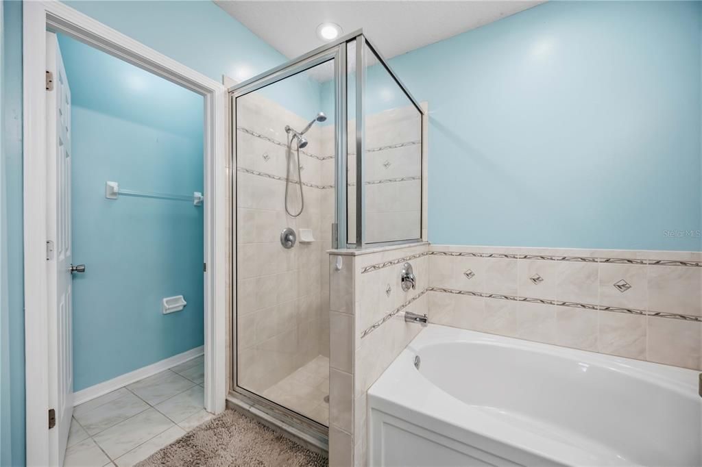 En Venta: $449,000 (4 camas, 2 baños, 2158 Pies cuadrados)