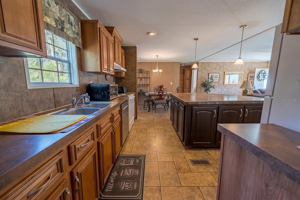 En Venta: $389,000 (3 camas, 2 baños, 1352 Pies cuadrados)