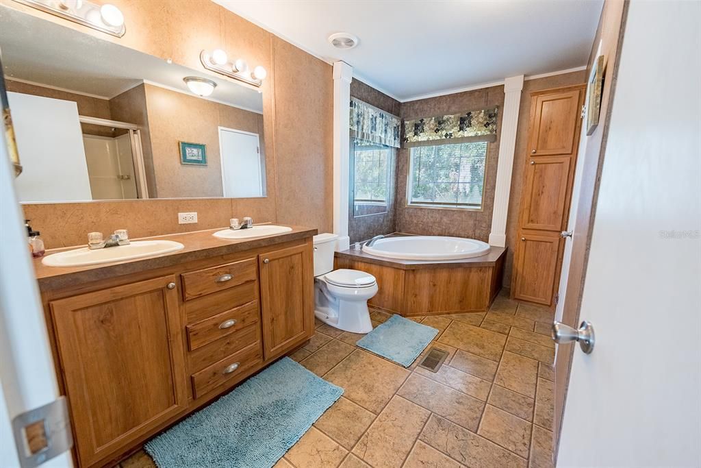 En Venta: $389,000 (3 camas, 2 baños, 1352 Pies cuadrados)