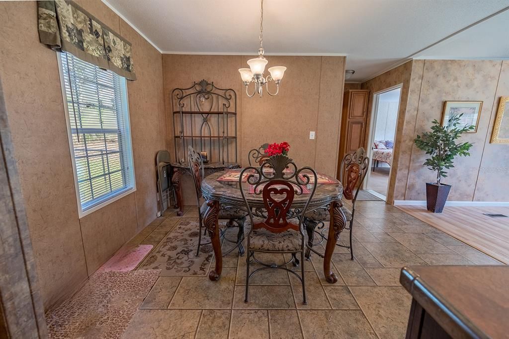 En Venta: $389,000 (3 camas, 2 baños, 1352 Pies cuadrados)