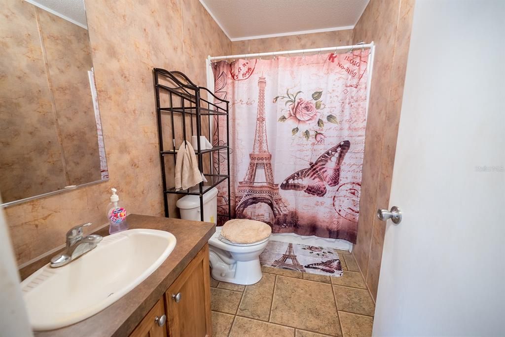 En Venta: $389,000 (3 camas, 2 baños, 1352 Pies cuadrados)