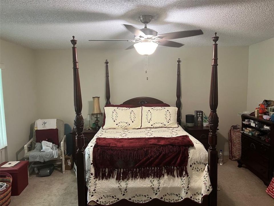 For Sale: $380,000 (3 beds, 2 baths, 1899 Square Feet)