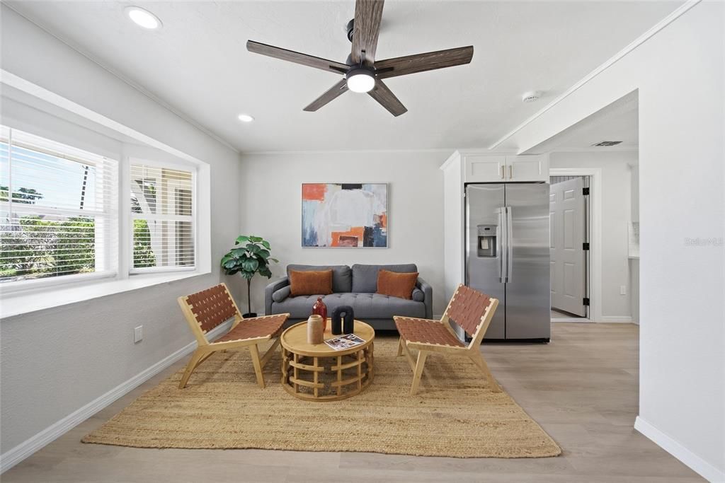 For Sale: $425,000 (3 beds, 2 baths, 1097 Square Feet)