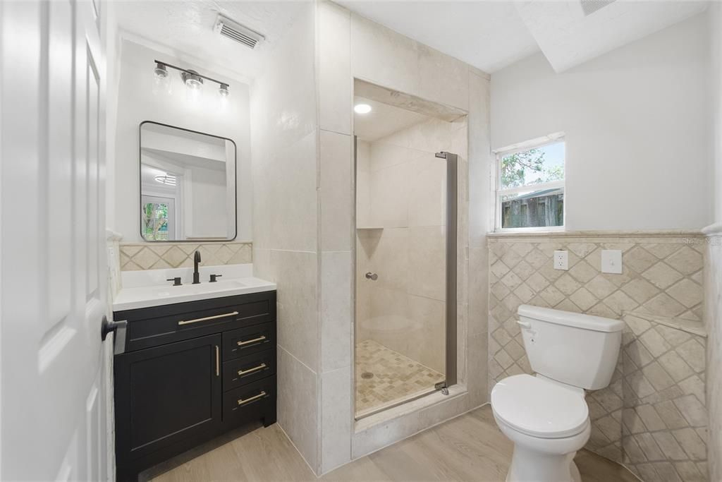 For Sale: $425,000 (3 beds, 2 baths, 1097 Square Feet)