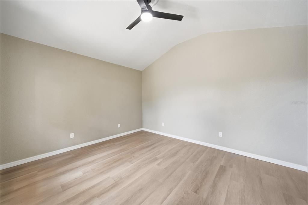 For Sale: $425,000 (3 beds, 2 baths, 1097 Square Feet)