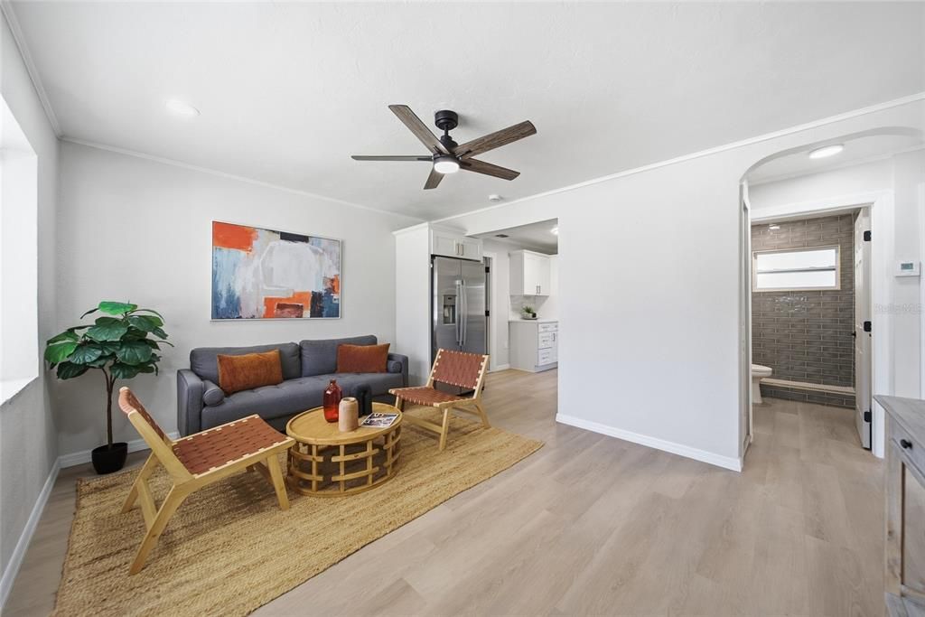 For Sale: $425,000 (3 beds, 2 baths, 1097 Square Feet)