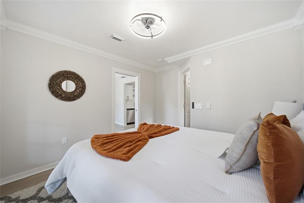 For Sale: $425,000 (3 beds, 2 baths, 1097 Square Feet)