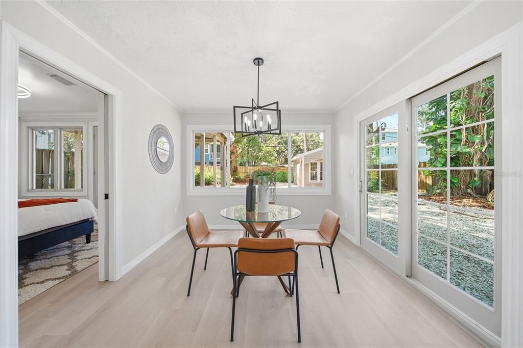 For Sale: $425,000 (3 beds, 2 baths, 1097 Square Feet)