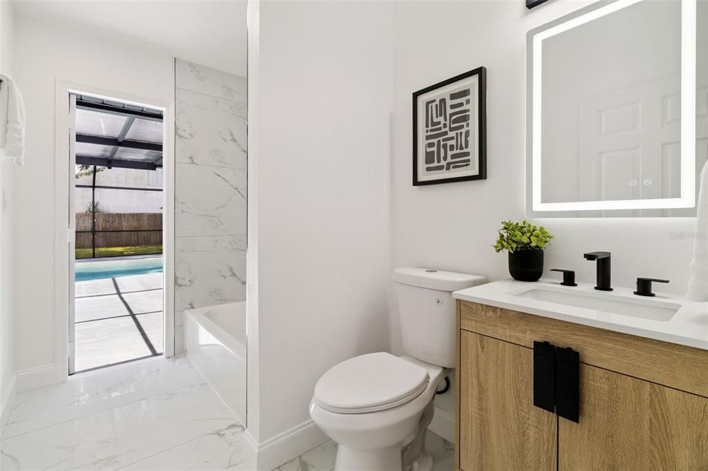 Activo con contrato: $375,000 (4 camas, 2 baños, 1509 Pies cuadrados)
