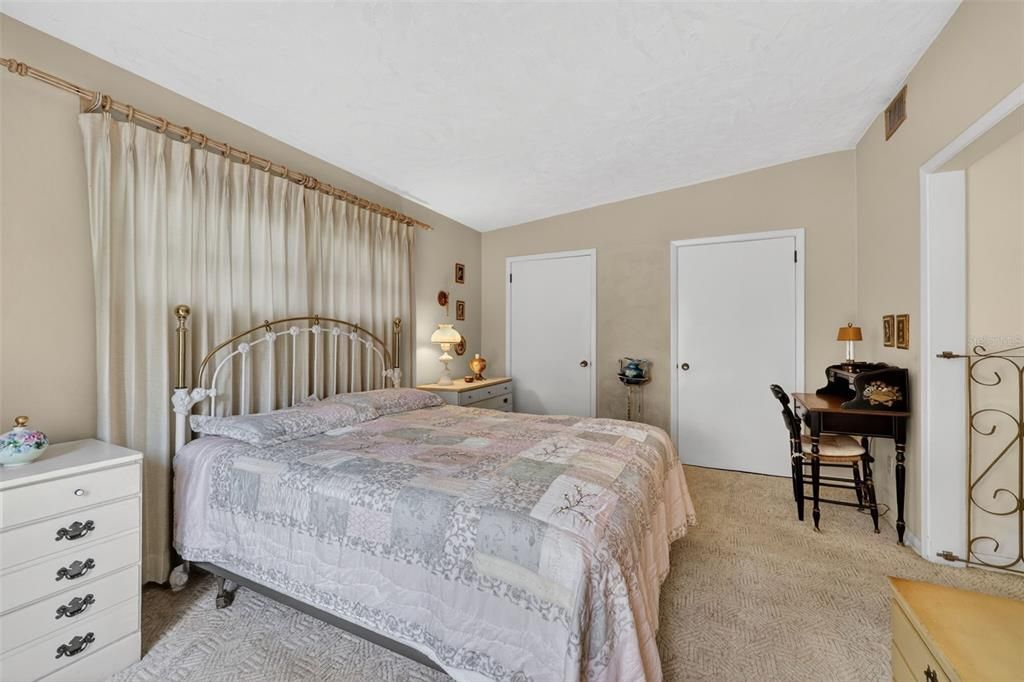 For Sale: $449,900 (3 beds, 2 baths, 1724 Square Feet)