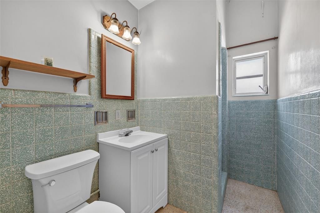 For Sale: $449,900 (3 beds, 2 baths, 1724 Square Feet)