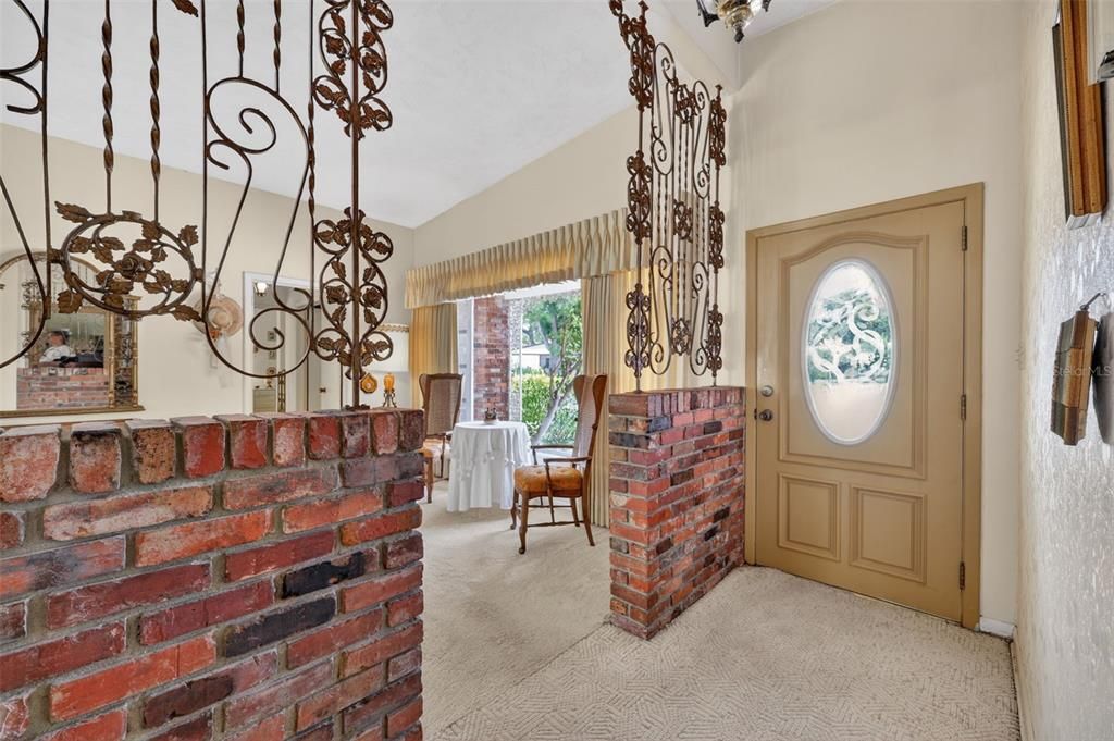 For Sale: $449,900 (3 beds, 2 baths, 1724 Square Feet)