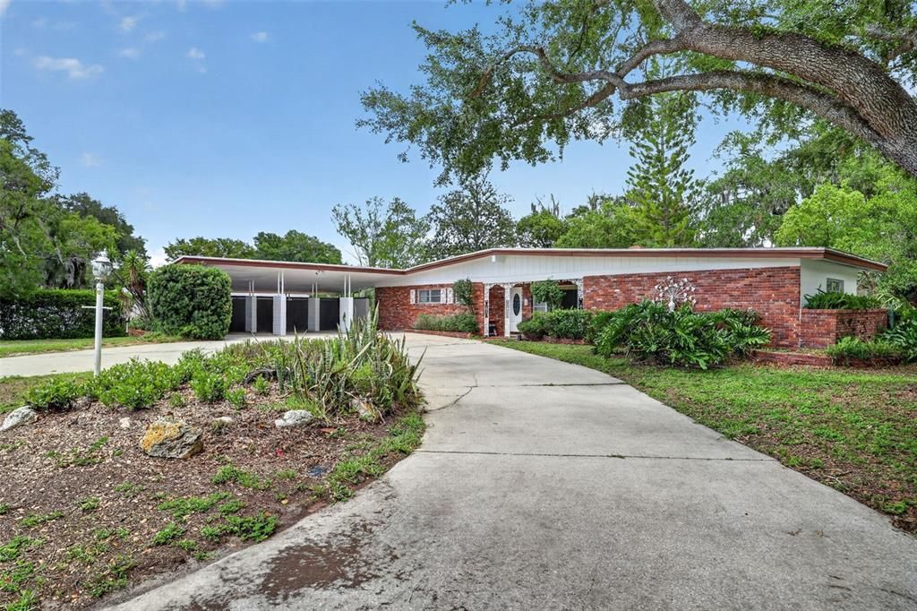 For Sale: $449,900 (3 beds, 2 baths, 1724 Square Feet)