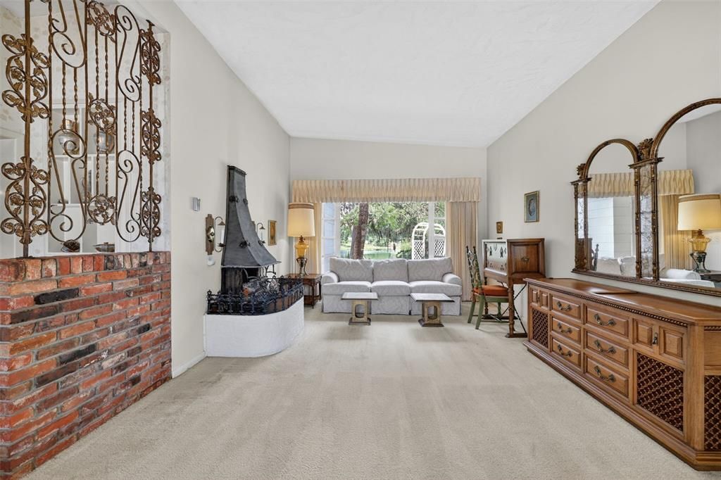 For Sale: $449,900 (3 beds, 2 baths, 1724 Square Feet)