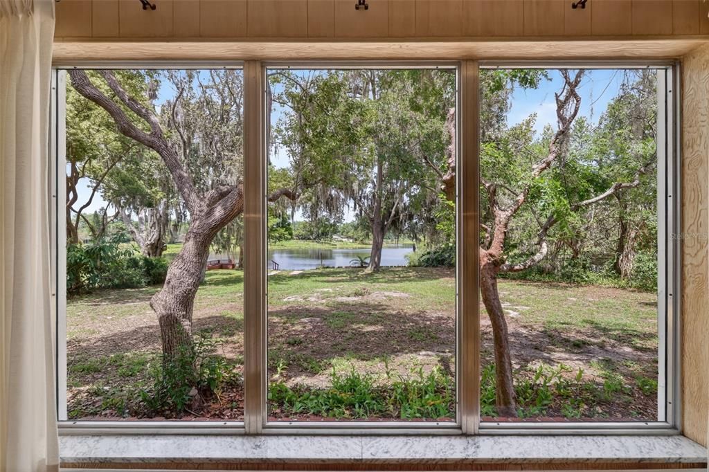 For Sale: $449,900 (3 beds, 2 baths, 1724 Square Feet)