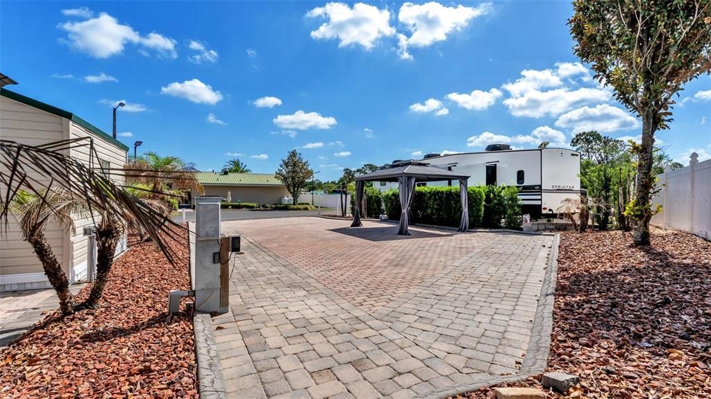 На продажу: $120,000 (0.06 acres)