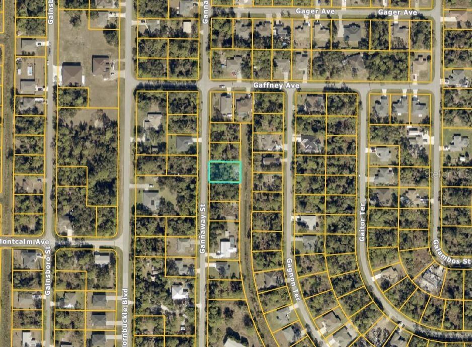 На продажу: $18,900 (0.23 acres)