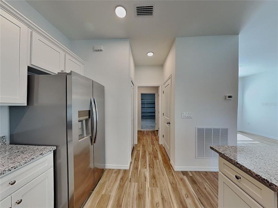 Activo con contrato: $299,900 (3 camas, 2 baños, 1548 Pies cuadrados)