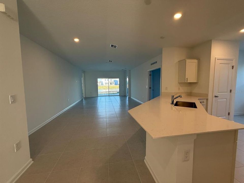 На продажу: $455,990 (4 спален, 3 ванн, 2110 Квадратных фут)
