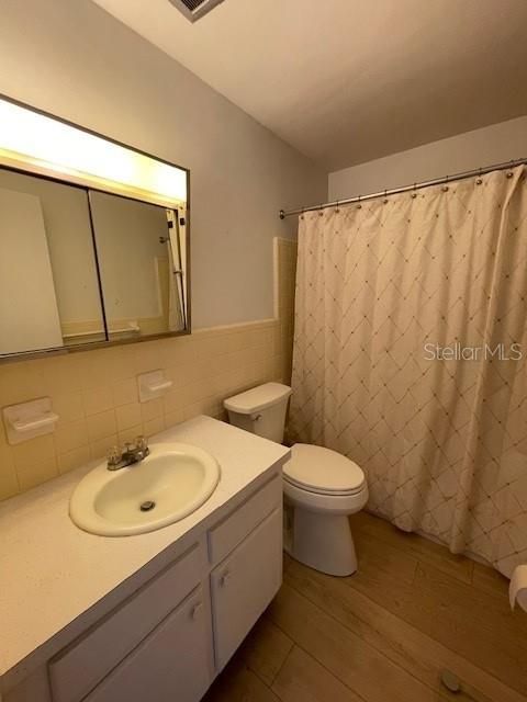For Sale: $79,900 (1 beds, 1 baths, 608 Square Feet)